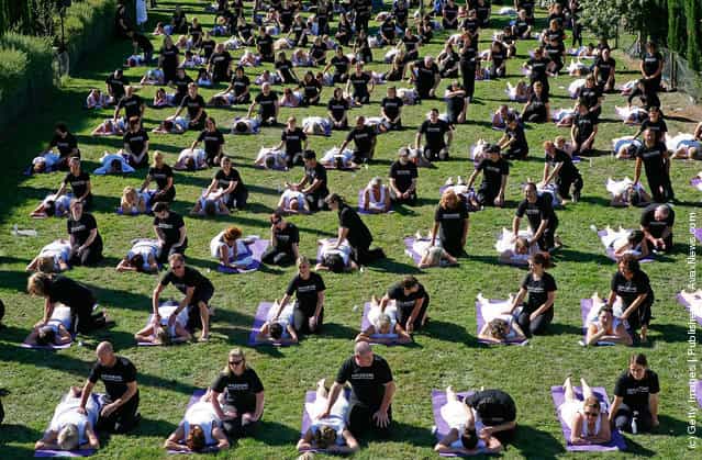 Largest Simultaneous Massage World Record