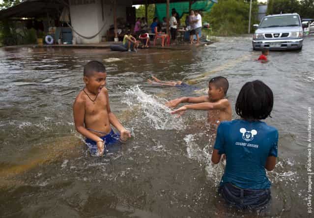 Floods Continue To Ravage Parts Of Thailand