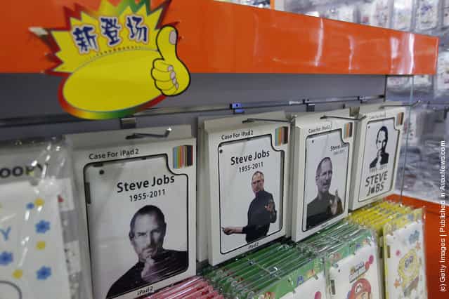 iPad 2 hard case cover with portrait of Steve Jobs