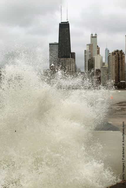 Storm Brings Heavy Rain And High Winds To Chicago