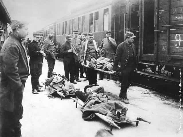 Wounded soldiers arriving at Rheims (Reims) station from the Western Front during World War I