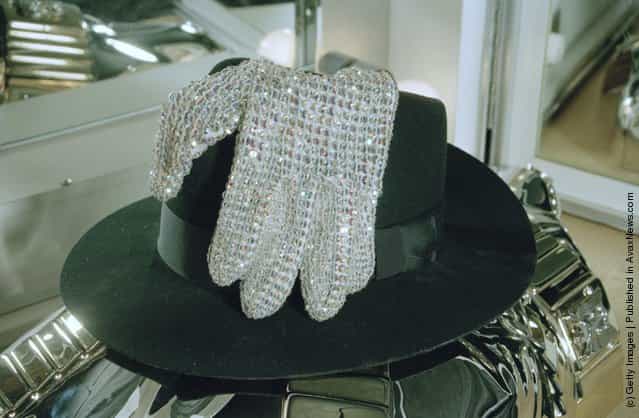 American singer Michael Jacksons fedora hat and gloves backstage in Bremen during the HIStory World Tour, 1997