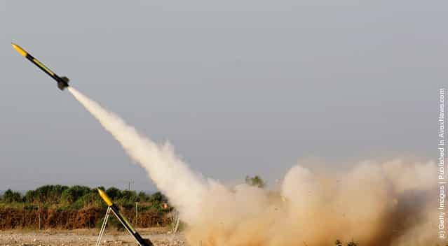 A rocket, similar to the Al-Qassam rockets used against Israeli is launch