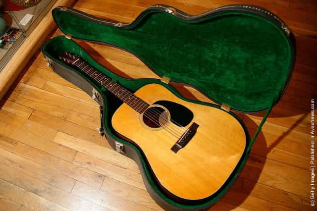 A Martin acoustic guitar used by Bob Dylan