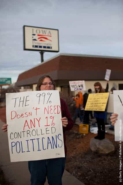 Occupy Iowa Caucus Movement Protests At Obama Iowa Campaign HQ