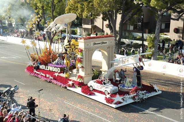 Rose Parade performers participate in the 123rd Annual Rose Parade in Pasadena, California