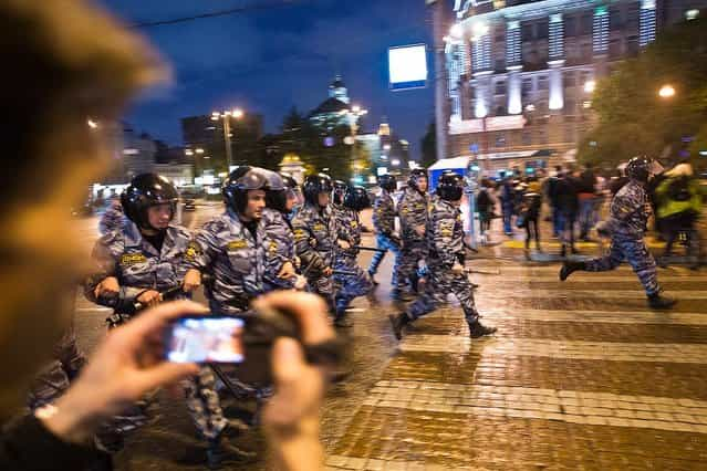 Anti-Putin Protestors Clash With Police In Moscow