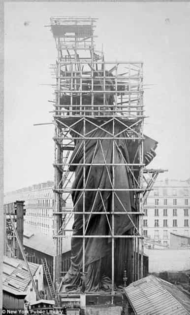 STATUE OF LIBERTY IN PARIS