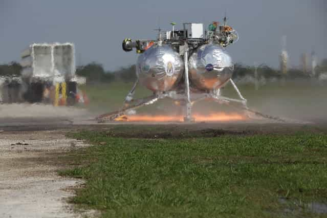 Morpheus Ground Level Hot Fire. Photo Date: April 2nd 2012. Location: VTB Flight Complex; Photographer: Joe Bibby