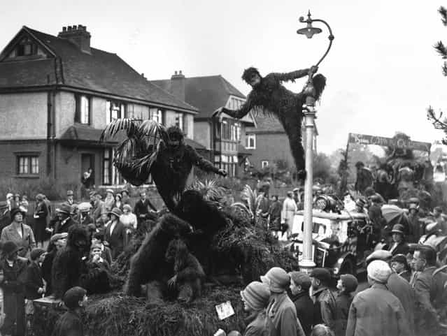 A monkey-themed float on the streets of Reigate in Surrey during carnival time. 7th September 1932. (Photo by J. Gaiger)