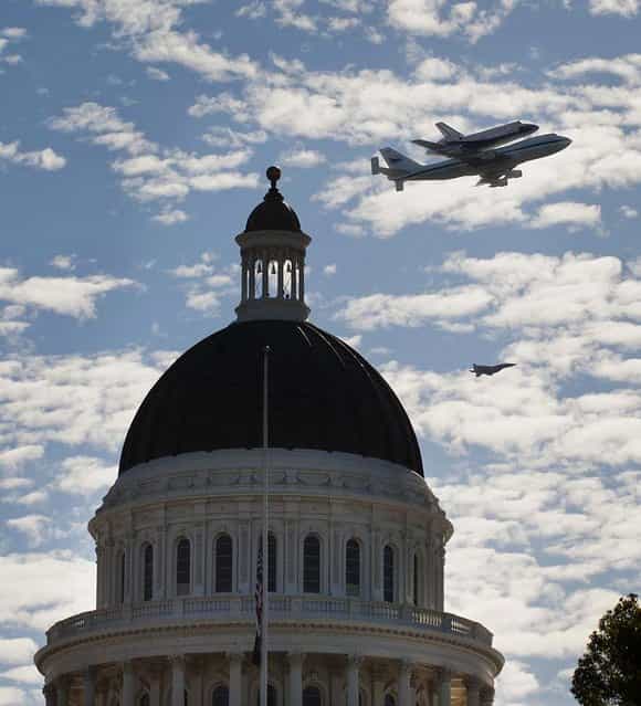Endeavour passes over the California state Capito in Sacramento. (Photo by Lezlie Sterling/The Sacramento Bee)