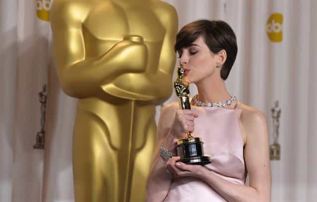 Actress Anne Hathaway arrives to the 85th Annual Academy Awards Press Room held at Hollywood & Highland Center on February 24, 2013 in Hollywood, California. (Photo by Jennifer Graylock/FilmMagic)