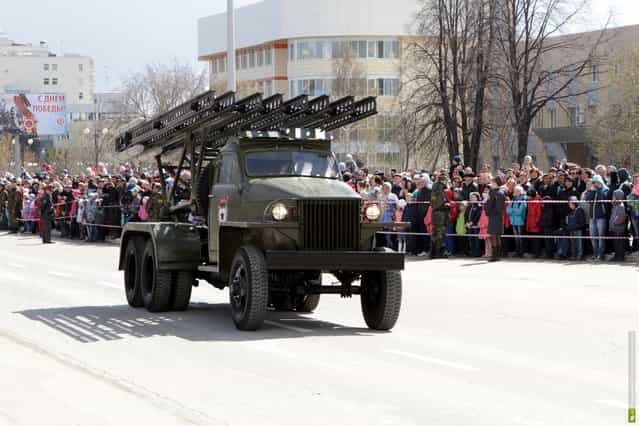 Military equipment of the Second World War took part in the traditional Victory Parade in Verkhnyaya Pyshma near Yekaterinburg, Russia May 9, 2013. (Photo by Kirill Zajcev)