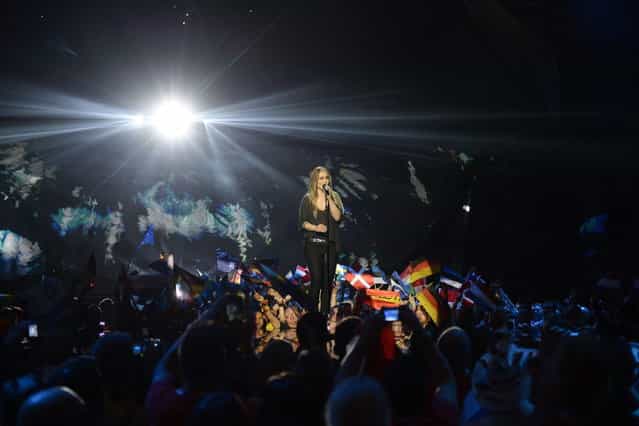 Anouk of The Netherlands performs the song [Birds] during the final of the 2013 Eurovision Song Contest at the Malmo Opera Hall in Malmo May 18, 2013. (Photo by Jessica Gow/Reuters/Scanpix)