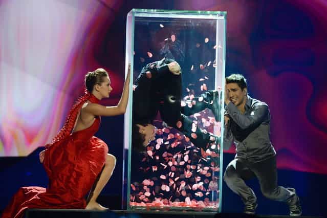 Farid Mammadov (R) of Azerbaijan performs the song [Hold Me] during the final of the 2013 Eurovision Song Contest at the Malmo Opera Hall in Malmo May 18, 2013. (Photo by Jessica Gow/Reuters/Scanpix)