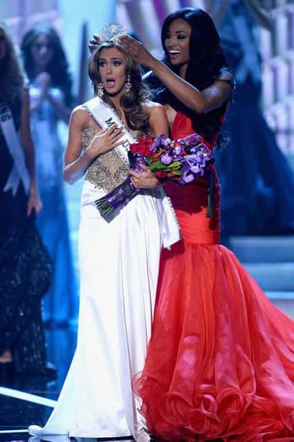 Miss USA 2012 Nana Meriwether crowns Miss Connecticut USA Erin Brady the new Miss USA during the 2013 Miss USA pageant at PH Live at Planet Hollywood Resort & Casino on June 16, 2013 in Las Vegas, Nevada. (Photo by Ethan Miller)