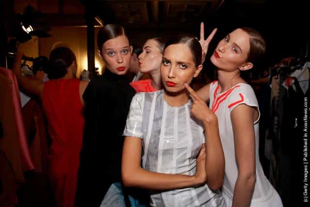 Models pose backstage ahead of the Review of Australian Fashion Week