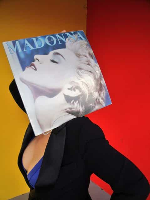 [Sexy Madonna True Blue Sleeveface]. (Photo by Seigar)