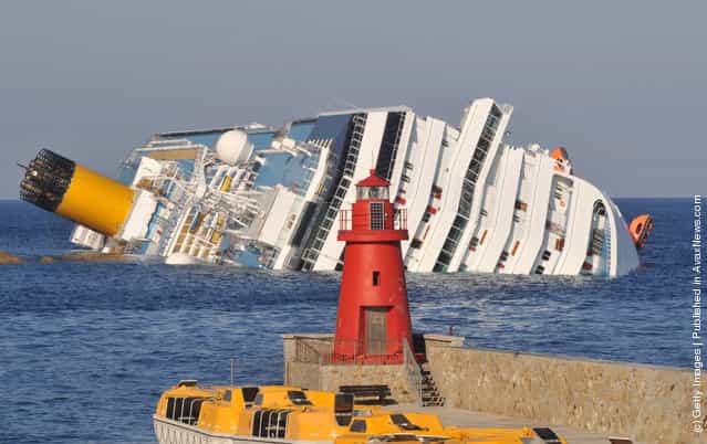 Cruise Ship Costa Concordia Runs Aground Off Giglio