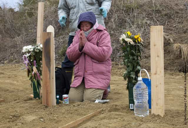 In Japan Bury Victims