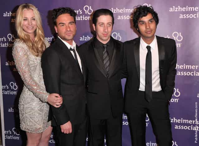  Actors Kaley Cuoco, Johnny Galecki, Simon Helberg and Kunal Nayyar