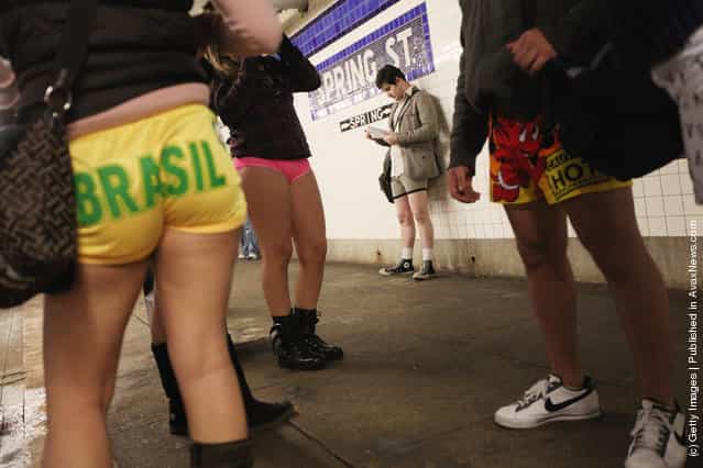 Annual No Pants Subway Ride Takes Place On NYCs Subways