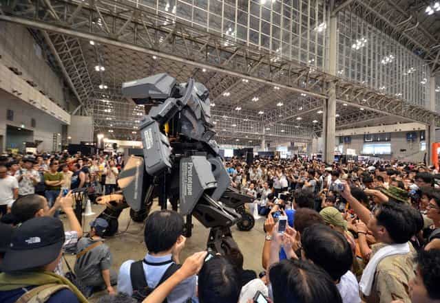 Kuratas, the million dollar robot which weighs four tons, shoots when you smile and is controlled by iPhone