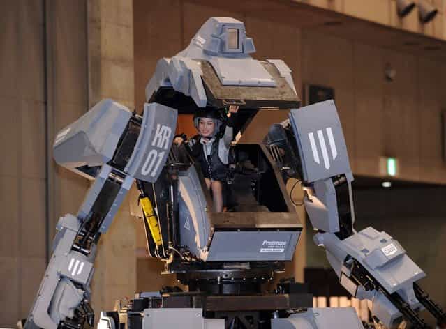 Kuratas, the million dollar robot which weighs four tons, shoots when you smile and is controlled by iPhone