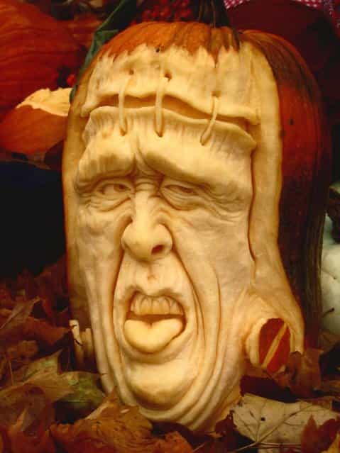 Pumpkin Carving - Amazing Work of Art by Ray Villafane