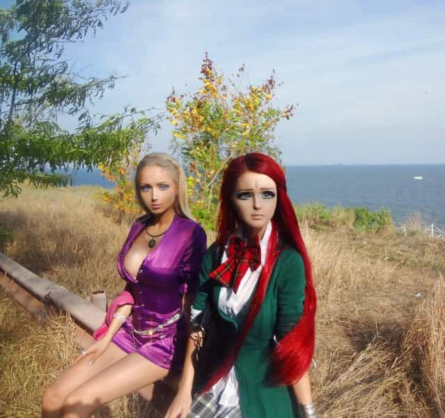 Human Dolls: Anastasiya Shpagina with Valeria Lukyanova. (Photo by Anastasiya Shpagina & Valeria Lukyanova)