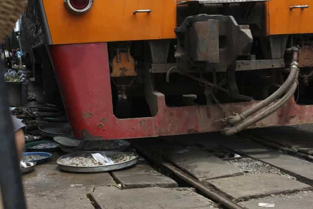 Maeklong Railway Market. (Photo by Michael)