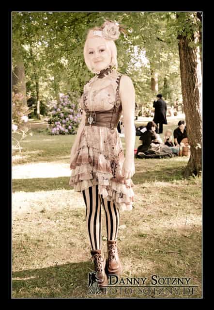 [Viktorianisches Picknick @ WGT 2012 im Clara-Zetkin-Park]. (Danny Sotzny)