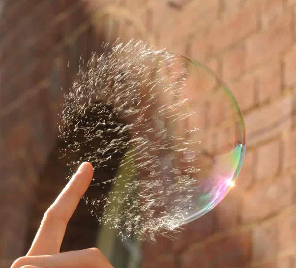 Amazing Photography Of A Bubble Bursting » GagDaily News
